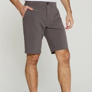 7 Diamonds Charcoal Momentum Hybrid Shorts - size 36